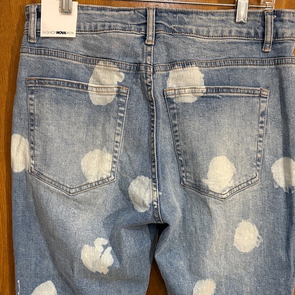 FASHION NOVA MEN BEACH BOD Stylish Blue and White  Jeans - Picture 4 of 5